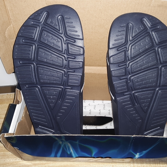 Fila women's sleek slide sandals - Picture 3 of 14